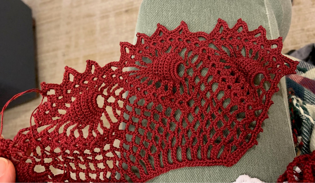 Lacy Shawl in Aunt Lydia's Classic Crochet Thread Size 10 Natural